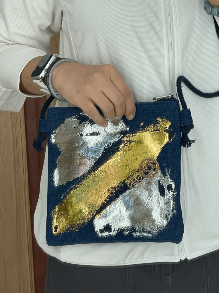 The Ultimate Guide to Foil Print Clothing: From Technique to Trend